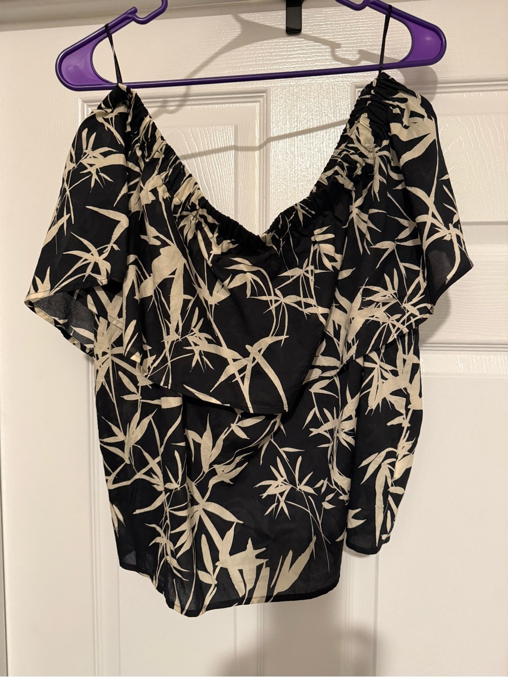 Black and Cream Off-Shoulder Floral Print Women's Crop Top - Picture 4 of 5